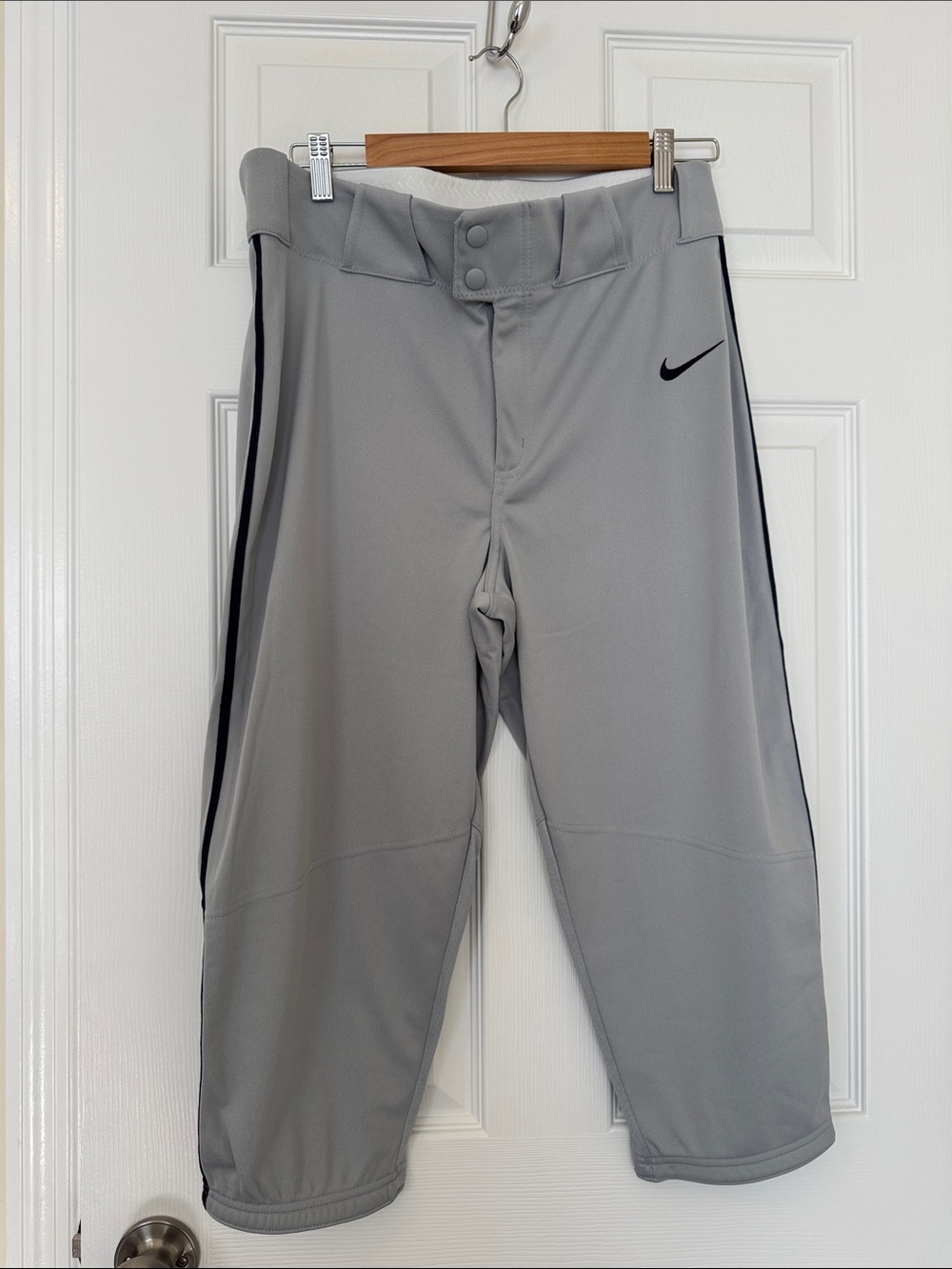 Nike Men's Gray Baseball Knickers - Navy Stripe Size Medium